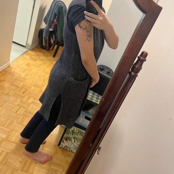 Wilfred wool-blend sleeveless vest - Picture 8 of 13